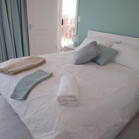 Coco De Mer - Self Catering Log 2 Villa แลมเบิร์ตส์เบย์ ภายนอก รูปภาพ